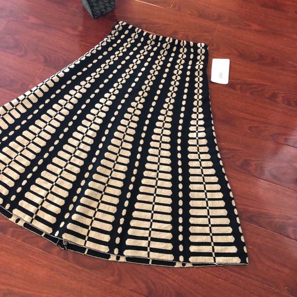 NWT Hera Collection A-line Knit Skirt | Med - Picture 2 of 4